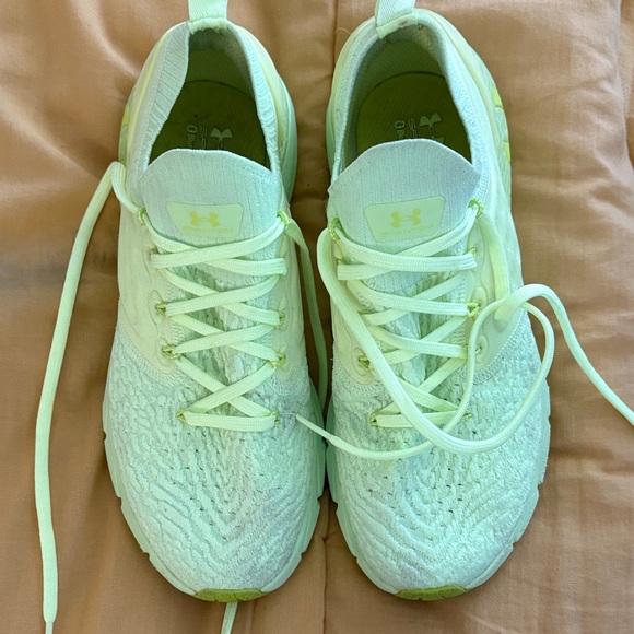 Under Armour Hovr Phantom 2 Running Shoes Lime Green - Picture 1 of 4